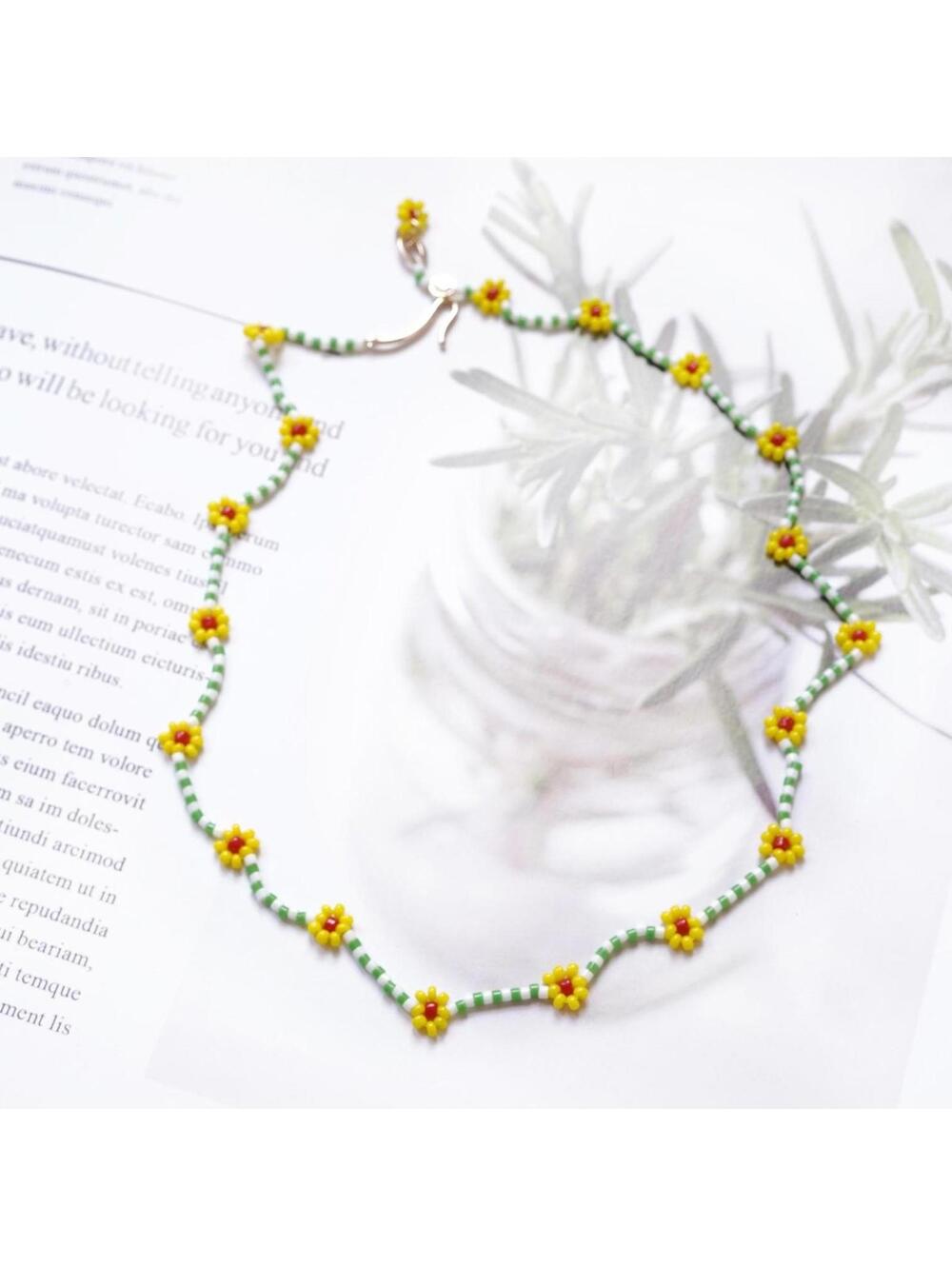 Roxanne Assoulin Daisy Necklace